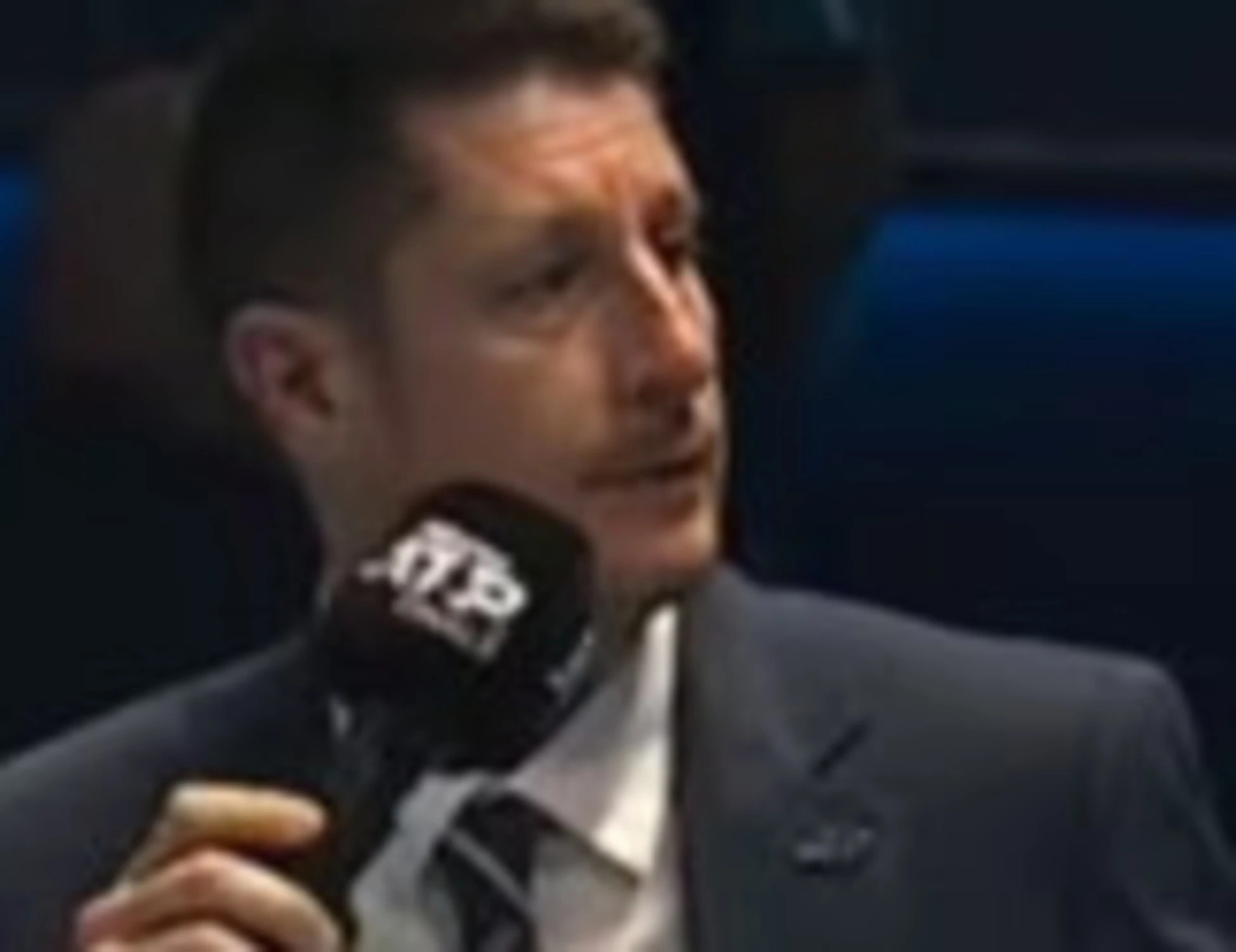 Sinner e Alcaraz, sospeso il match per 11 minuti: "Malore in tribuna"