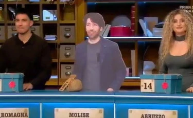 Affari tuoi, "rinviato tutto anche  teatro": Herbert Ballerina sparito, cosa sta succedendo