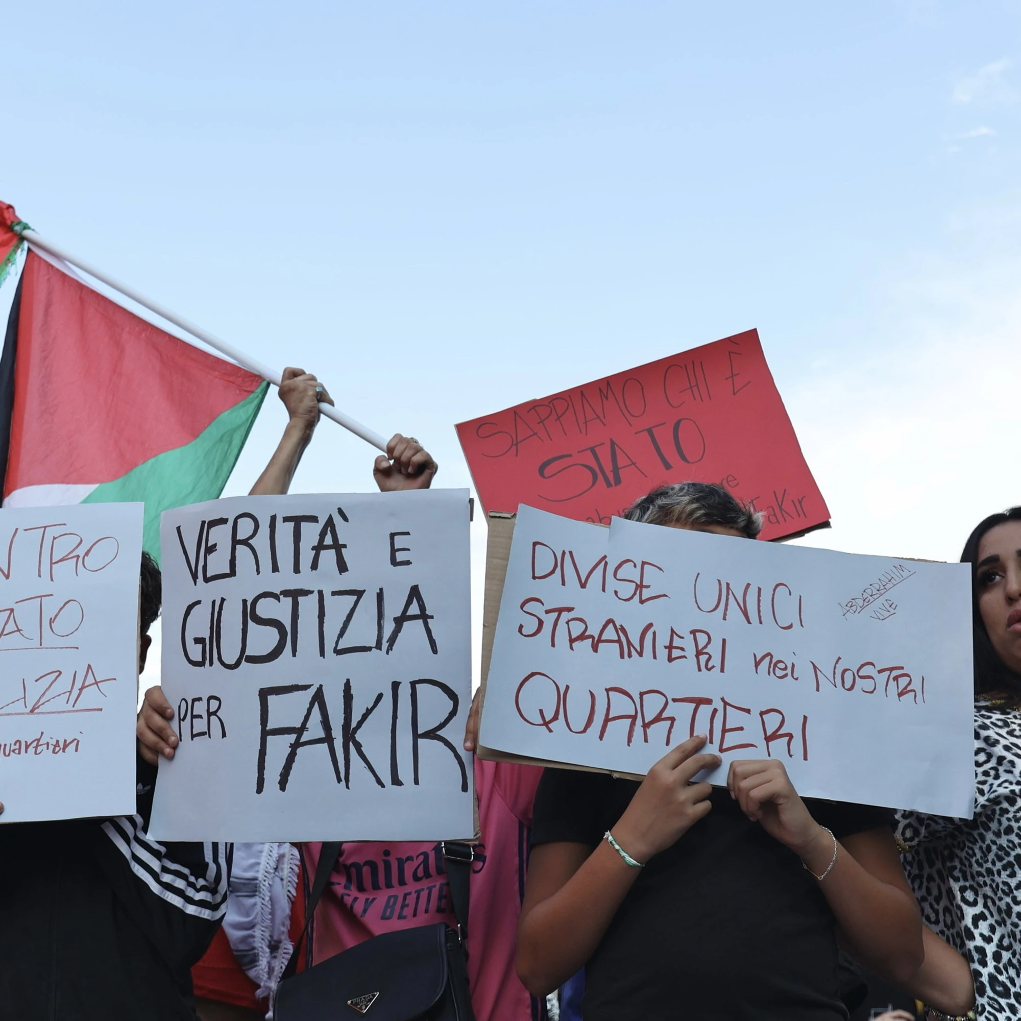 I malumori di Bologna divisa tra strage e Fakir