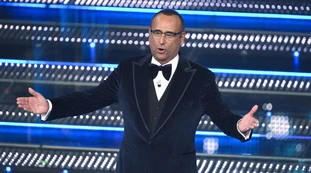 Sanremo 2025, "Siamo in anticipo": dopo questa frase di Conti è il finimondo, chi spiana Amadeus