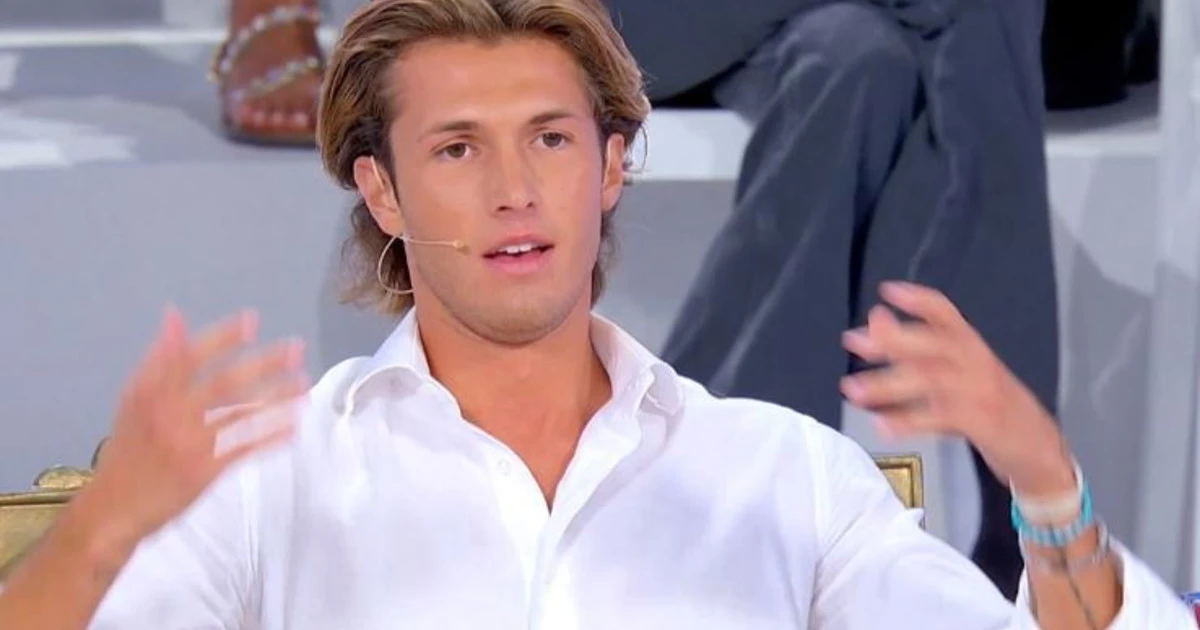 Maria De Filippi, "fatti i ca*** tuoi": caos in studio, chi va fuori di testa
