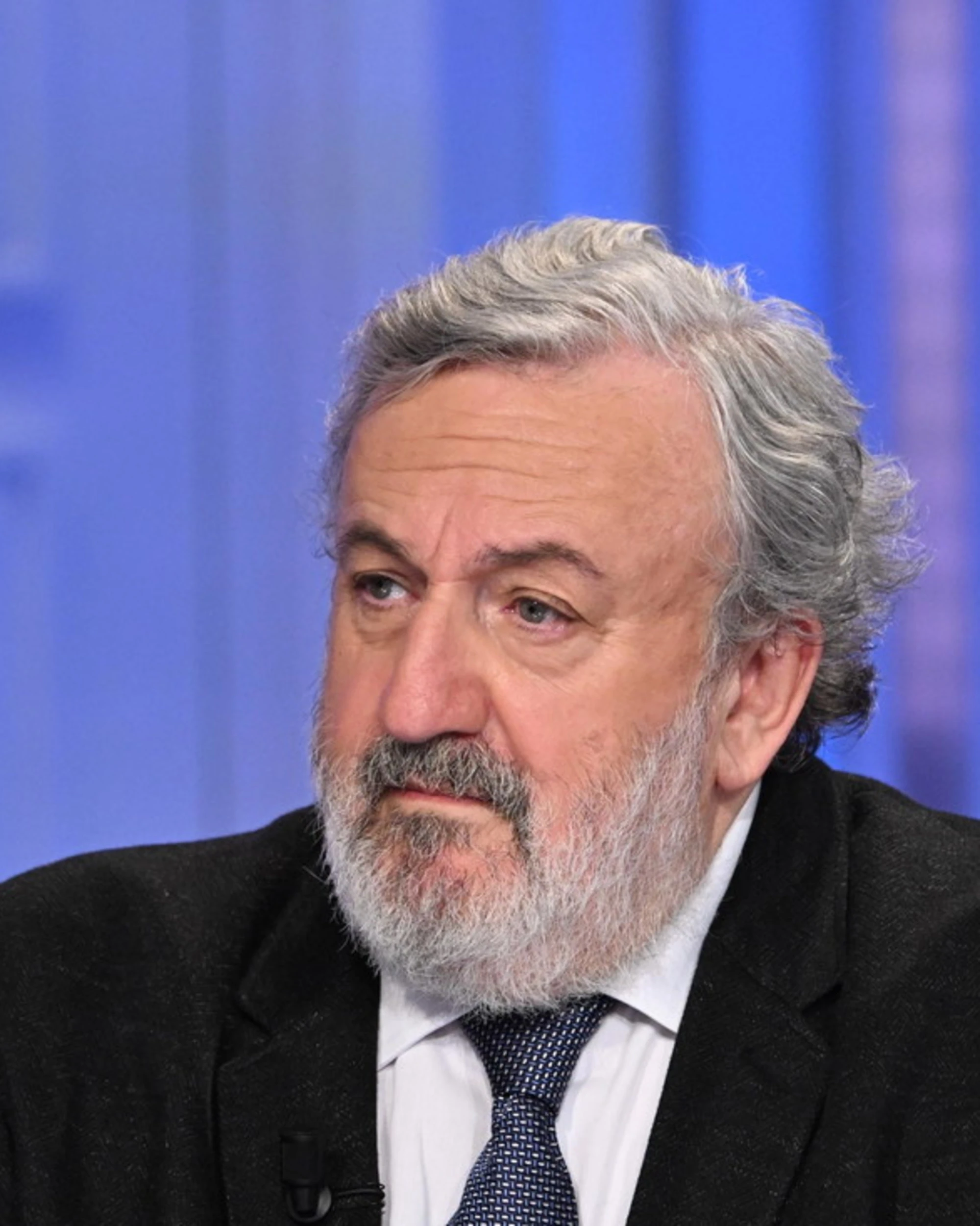 Michele Emiliano si autonomina, rivolta FdI: "Episodio vergognoso"