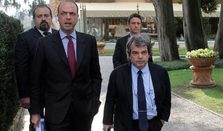 Brunetta (Il Mattinale) ad Alfano: "Sei ancora in tempo per tornare, ultima chiamata"