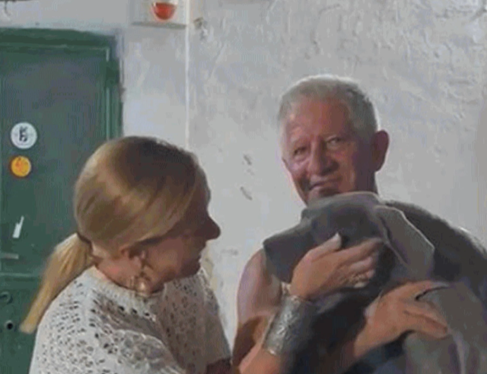 Giorgia Meloni in vacanza in Puglia: "Il più italiano di tutti", come fa impazzire la sinistra