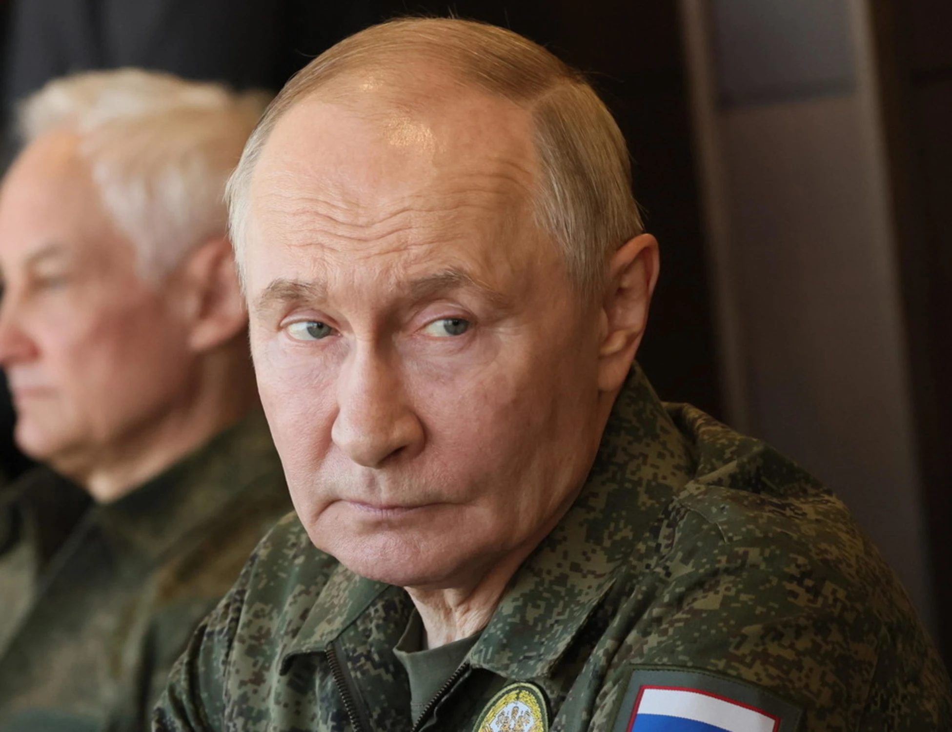 Putin rovinato dalla guerra: il salasso, come rapina i russi
