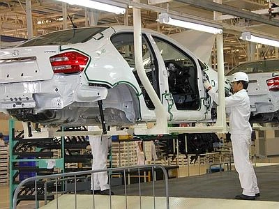 Novembre nero per l'industria italiana, crollano ordini (-6,7%) e fatturato (-5,4%)