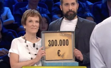 Affari Tuoi, la clamorosa frase di Bianca a Enrico sui titoli di coda: "Mi sento..."