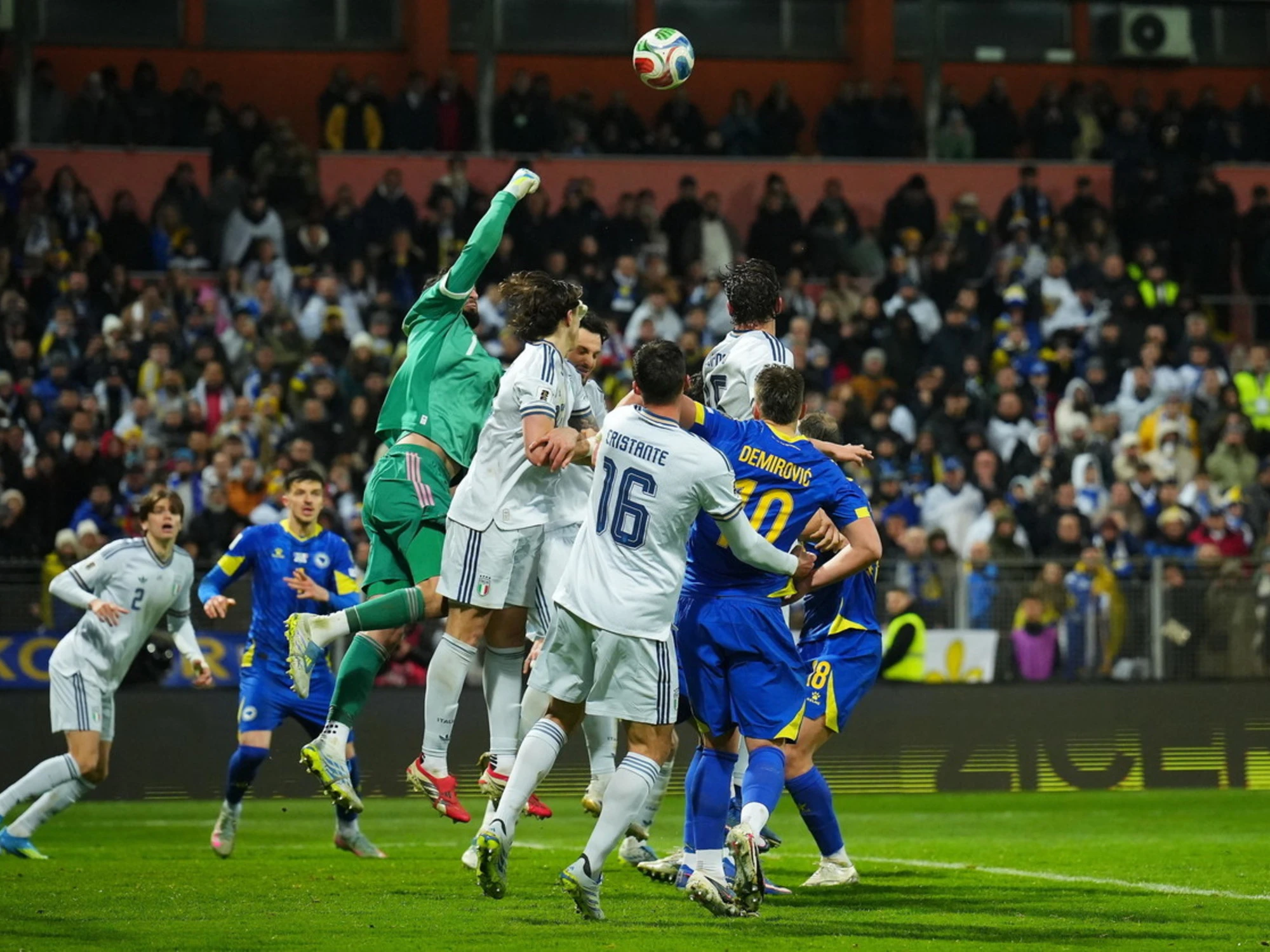 Italia, l'imbarazzante frase nello spogliatoio: "Dateci 300.000 euro"