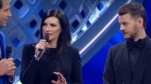 Laura Pausini e Alessandro Cattelan? "Cosa è successo nei camerini", fuori tutta la verità