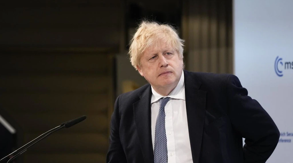 Russia-Ucraina, Boris Johnson: "La più grande guerra in Europa dal 1945. Vladimir Putin ha già iniziato"