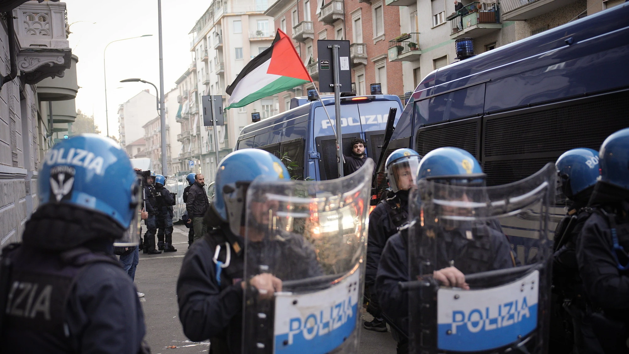 Ramy, l'assist dei pm ai maranza: se la polizia vi ferma, scappate