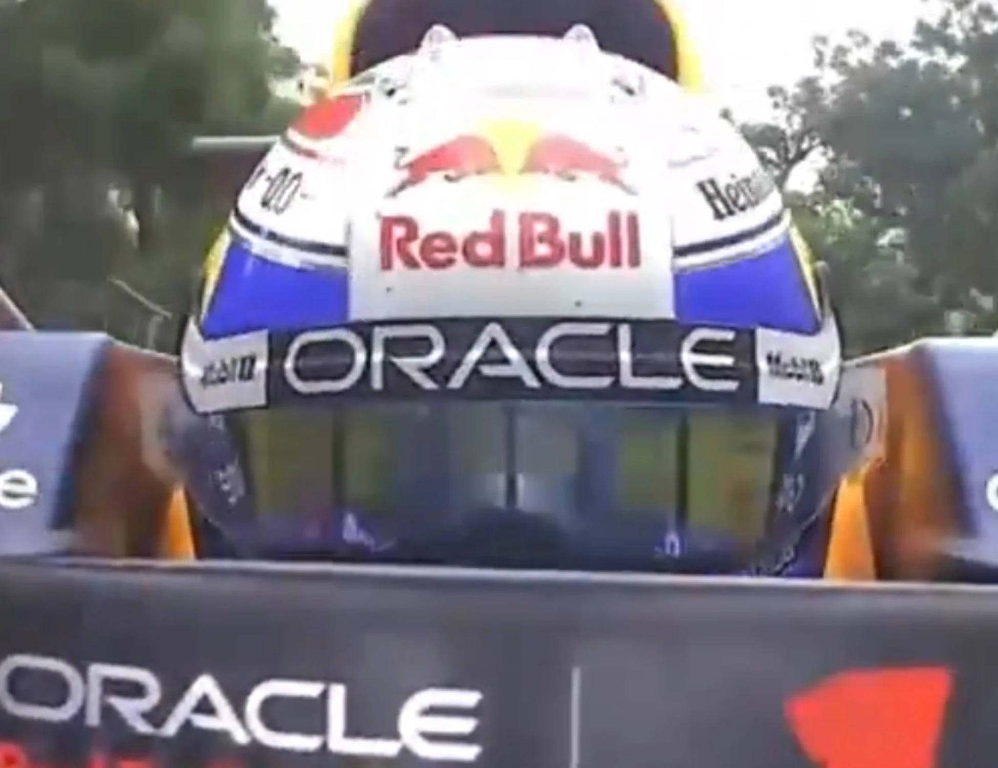 Gp Baku, Verstappen vince e riapre il Mondiale F1. La Ferrari affonda