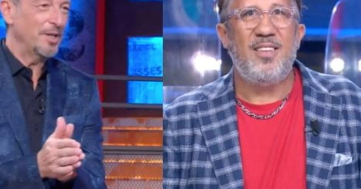 I Soliti Ignoti, il gesto di Angelo Russo sconcerta lo studio: "Ma che fa?". Amadeus senza parole
