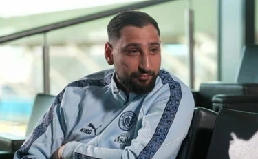 Gigio Donnarumma scoppia a piangere in tv: "Non ho mai chiesto un euro"