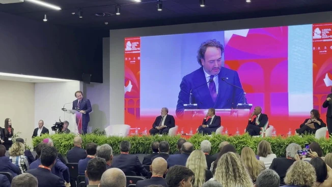 https://media.liberoquotidiano.it/5TEPdjwLhy_MP__xZVWCAiBRP8sp8V7hpJdP0h_JAT0/width:800/quality:90/aW1hZ2VzLzIwMjUvMDkvMTMvMTMyMDQwMTYyLTdkNDdiZWE3LWEyM2UtNDA4My04NDdlLTAyMmFjZWJiOTQ3Mi5qcGc.webp