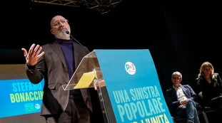 Stefano Bonaccini, umiliazione a teatro: cosa si trova davanti 