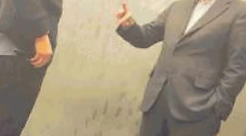 Sardine, Antonio Socci smaschera Mattia Santori con una foto: "In Italia in piazza a supporto del Potere"