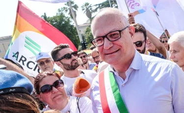 Roberto Gualtieri nel mirino di Lega e FdI: "80mila euro al Pride, ora basta"