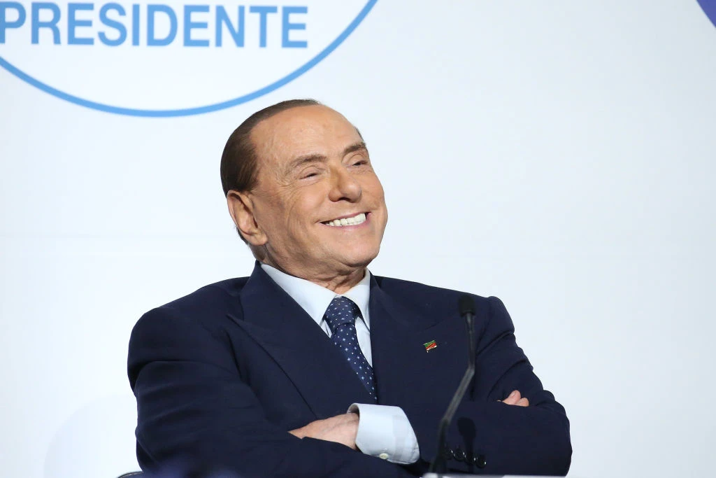 Silvio Berlusconi intervistato da Senaldi: "I tre motivi per cui dovete votare me"