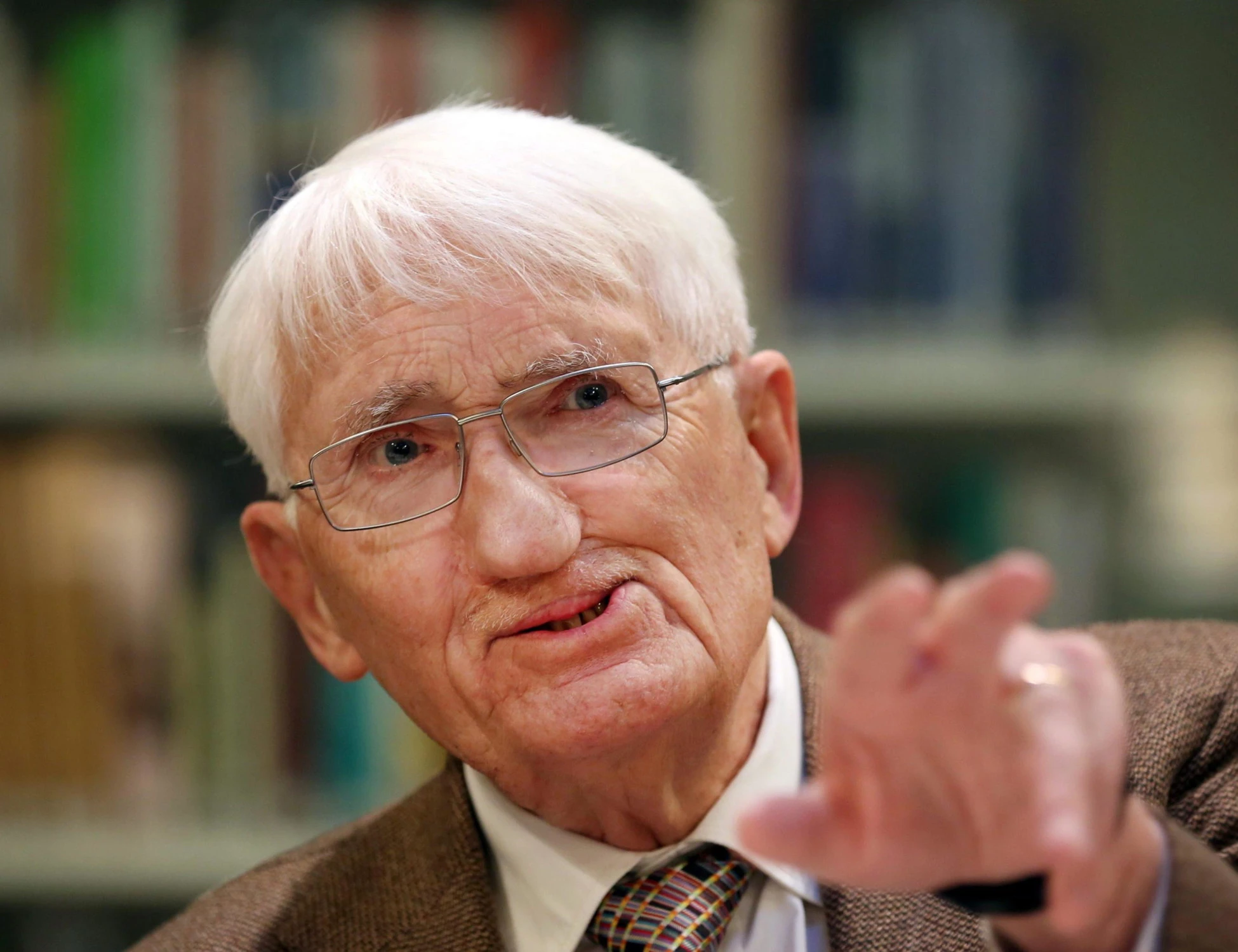 Jurgen Habermas, addio al filosofo tedesco: aveva 96 anni