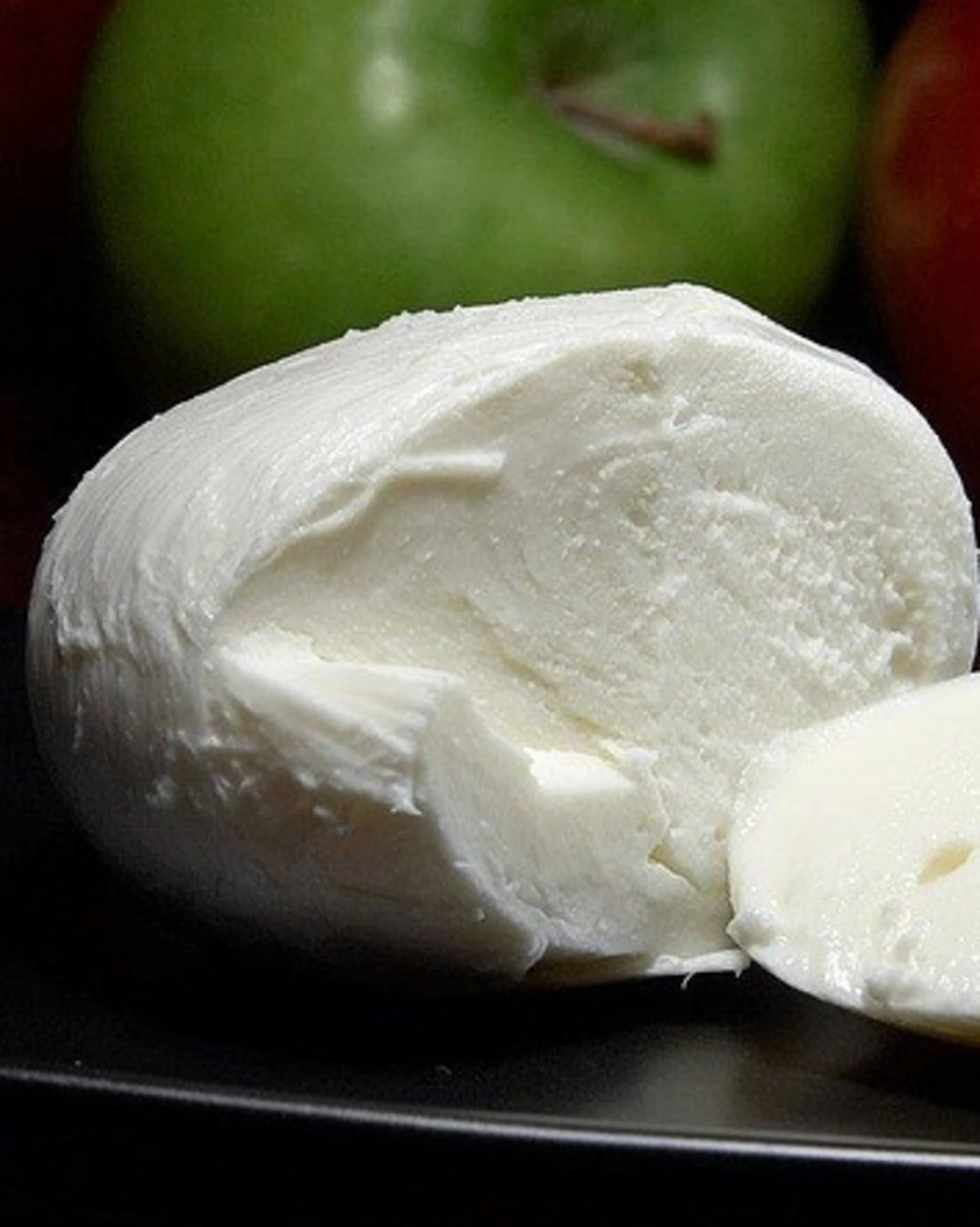 Mozzarella, 5 lotti ritirati in tre supermercati: "Cosa c'era dentro"