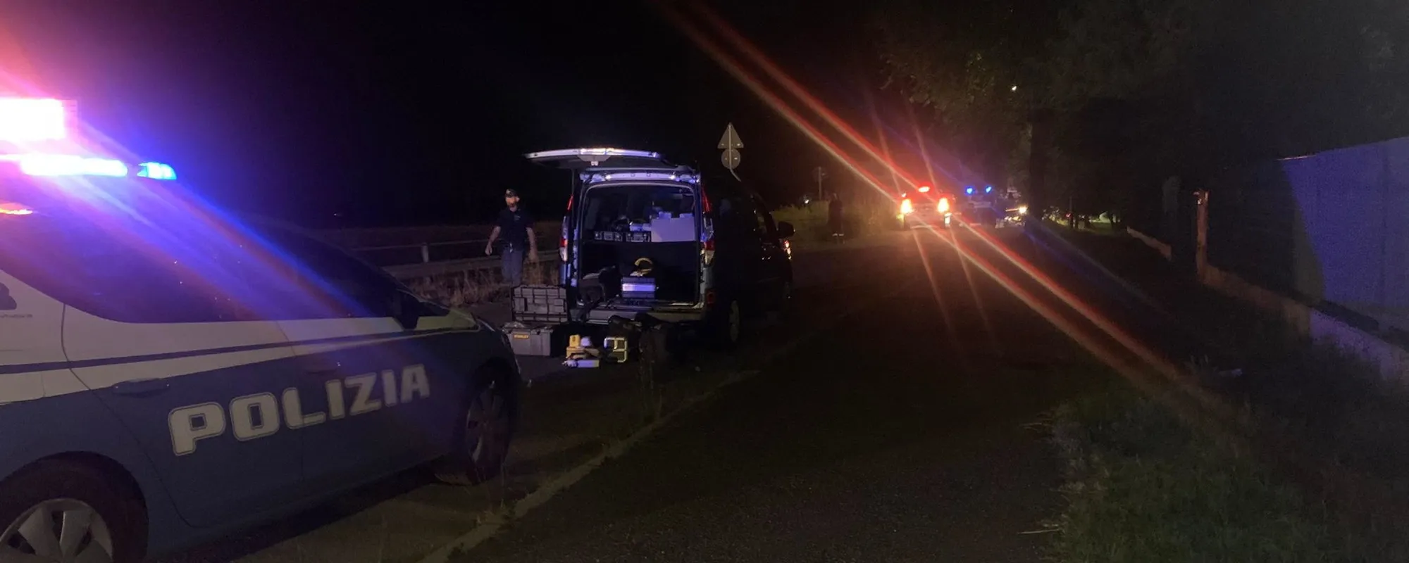 Inseguimento a folle velocità: il passeur si schianta sulla polizia