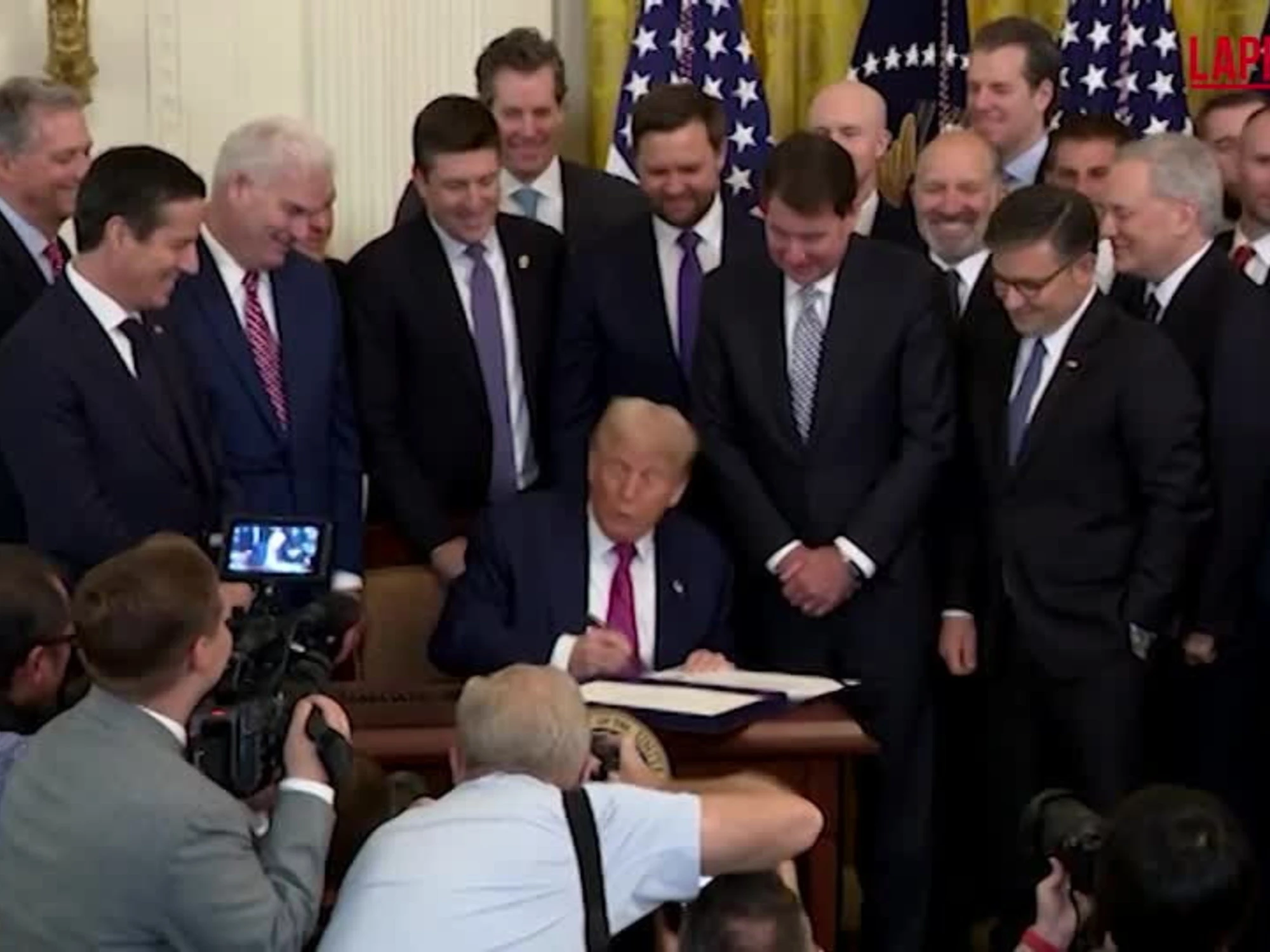 Dazi, Trump: "Vicini a un paio di grandi accordi commerciali"