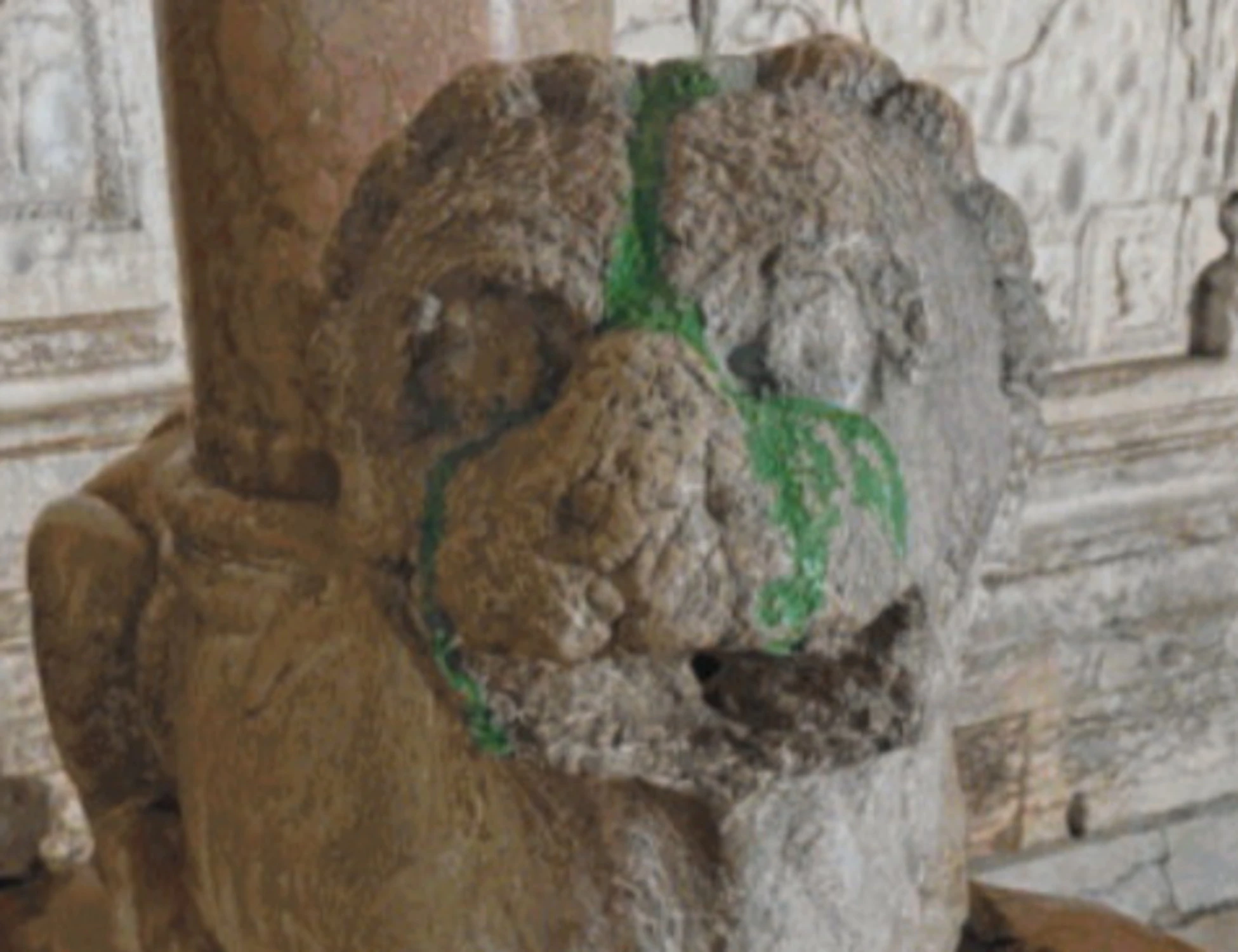 Verona, lo sfregio dei pro Hamas alla basilica di San Zeno