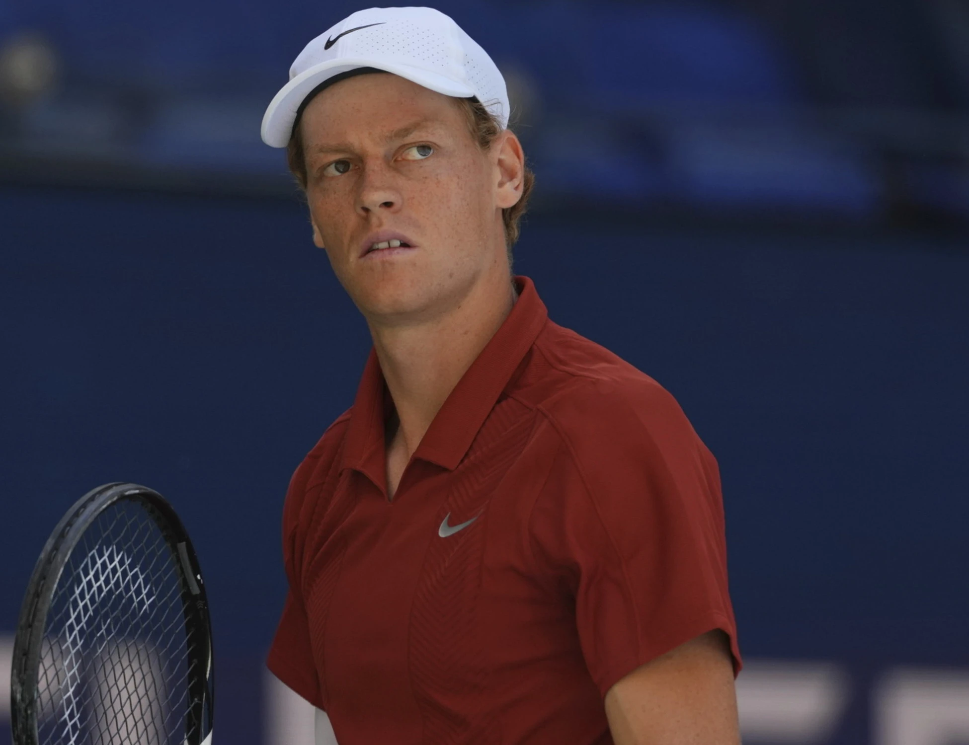 Jannik Sinner avanza agli ottavi: rimonta contro Denis Shapovalov