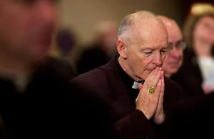Soldi dal prete pedofilo al Vaticano. Rimosso nel 2018 per le accuse di aver abusato di un sedicenne