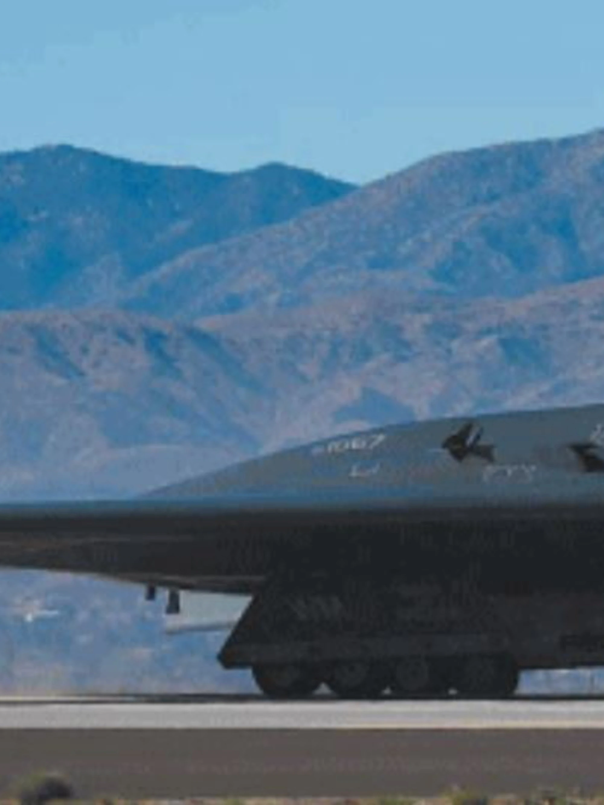 Gli Usa trattano con l'Iran schierando sei cacciabombardieri