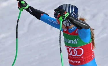 Sofia Goggia, trionfo in SuperG sui Pirenei. Brignone, altro piccolo miracolo