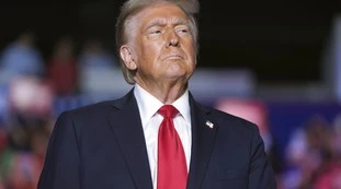 L'arrivo di Trump e l'Europa ferma nel porto delle nebbie