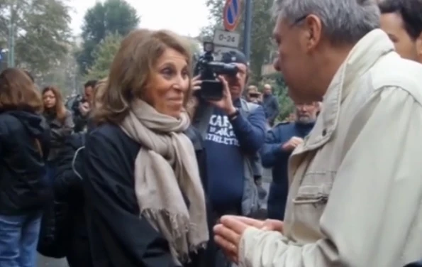 Articolo 18, il fuorionda di Maurizio Landini (Fiom): &quot;Renzi, tu la fiducia non ce l&apos;hai e adesso ti faccio vedere io&quot;