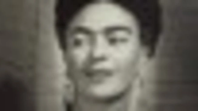 'Attraverso i miei occhi: Frida Kahlo e la costruzione del mito"