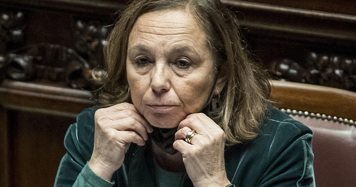 Luciana Lamorgese, metano a tempo record a Positano? Interrogazione parlamentare dopo la denuncia di Libero