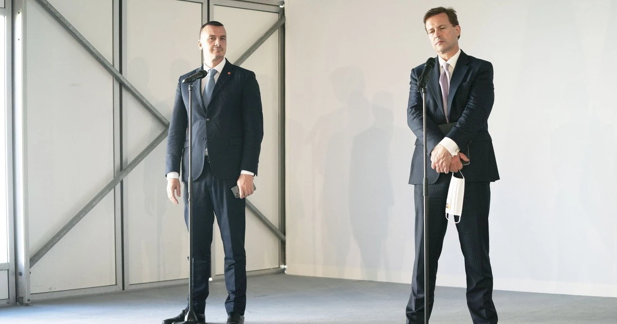 Gianluigi Paragone contro Giuseppe Conte e Rocco Casalino: "Così distorcono e schermano la verità"
