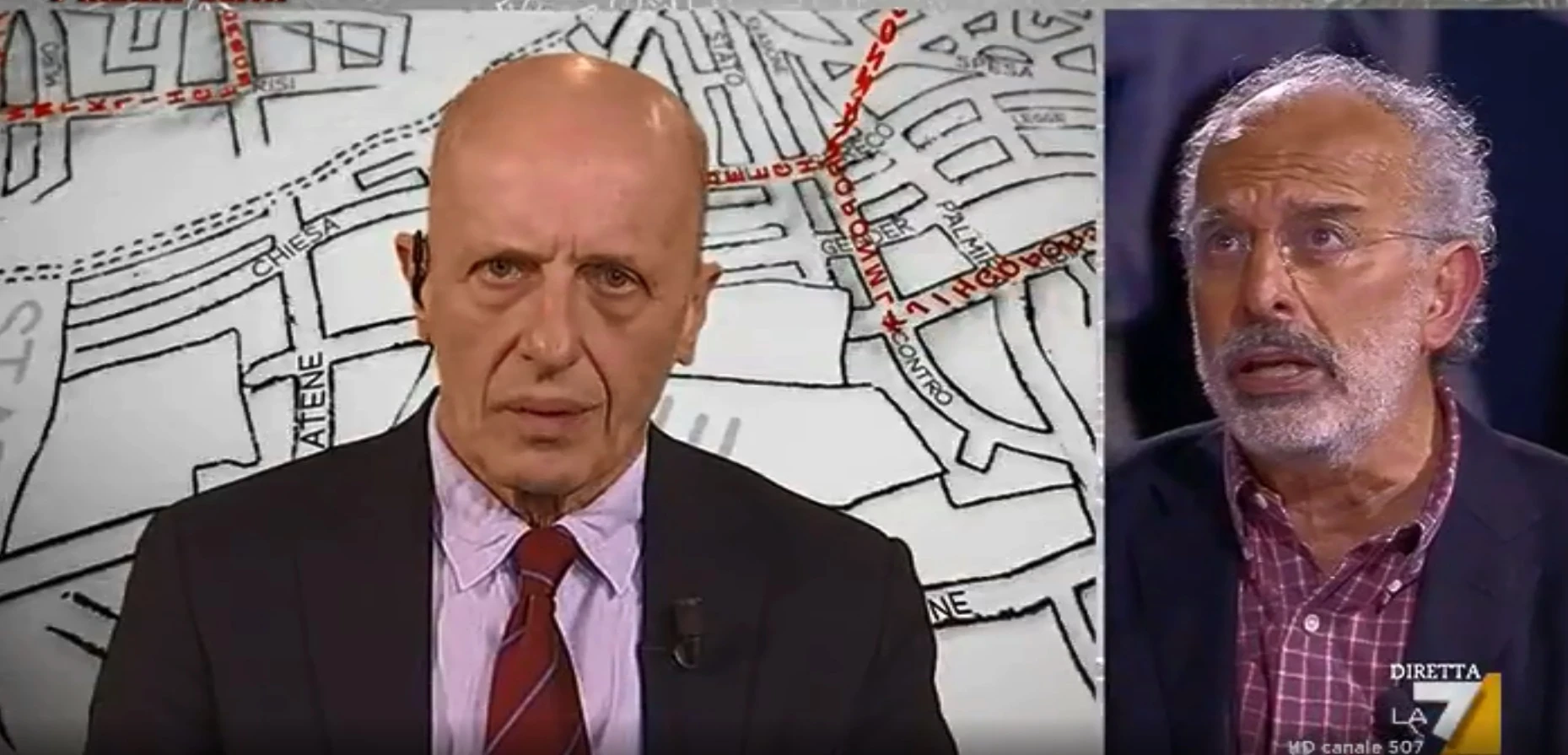 PiazzaPulita, Gad Lerner la spara sui migranti e Alessandro Sallusti gli ride in faccia: scontro imperdibile