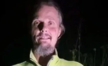 Famiglia nel bosco, il papà sfida le toghe: "Riporterò i miei figli a casa"