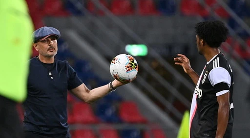 Sinisa Mihajlovic attacca Rocchi e la Juve: "Voglio vedere se danno un rigore così anche a noi"