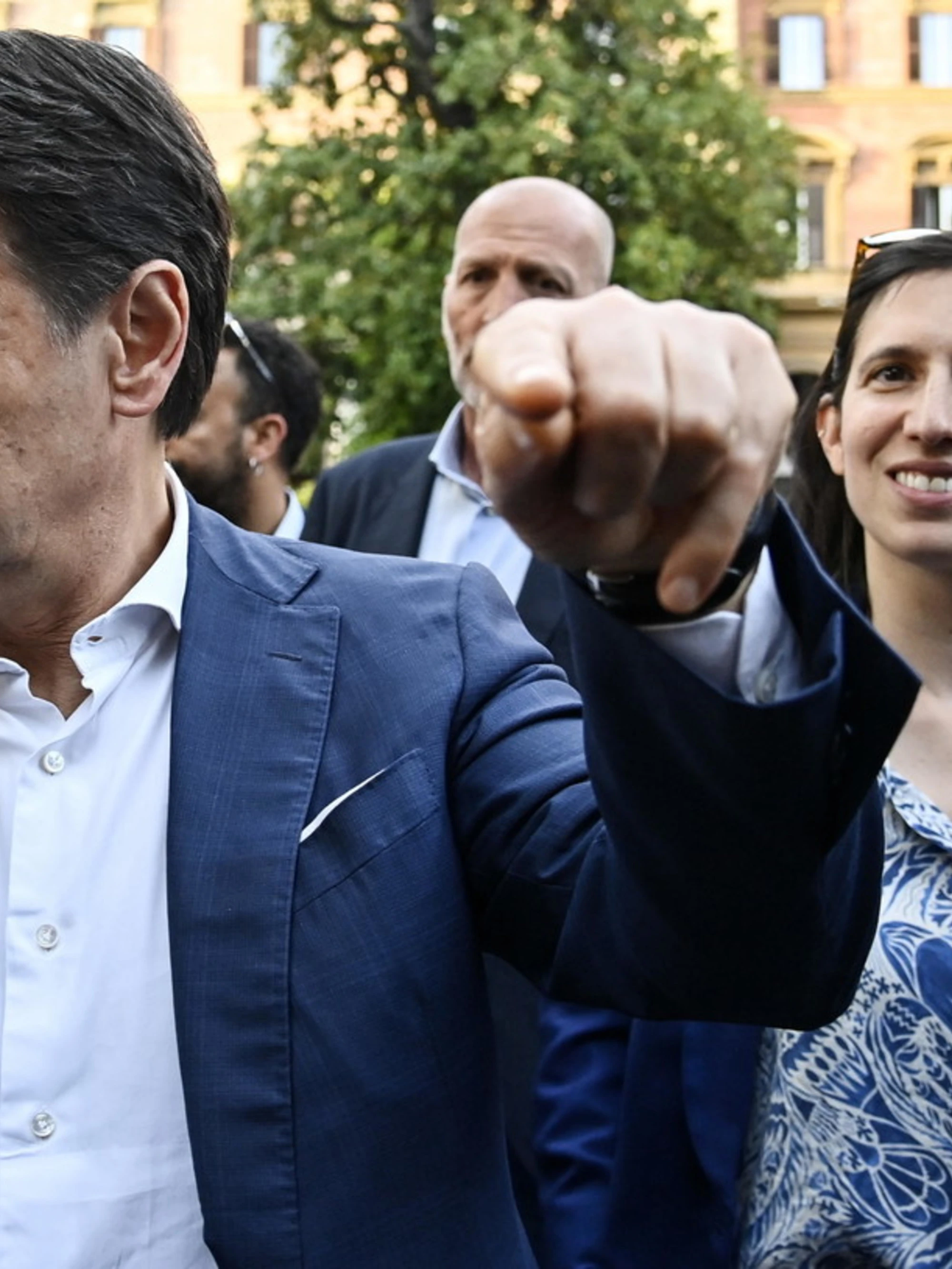 Schlein o Conte, chi vincerebbe le primarie di coalizione per scegliere il candidato premier?