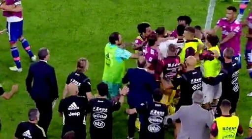 Juventus, fischio finale e scoppia l'inferno: la foto che incastra Allegri
