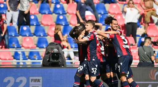 Lazio asfaltata dal Bologna, 3-0 al Dall'Ara: un durissimo colpo per Maurizio Sarri