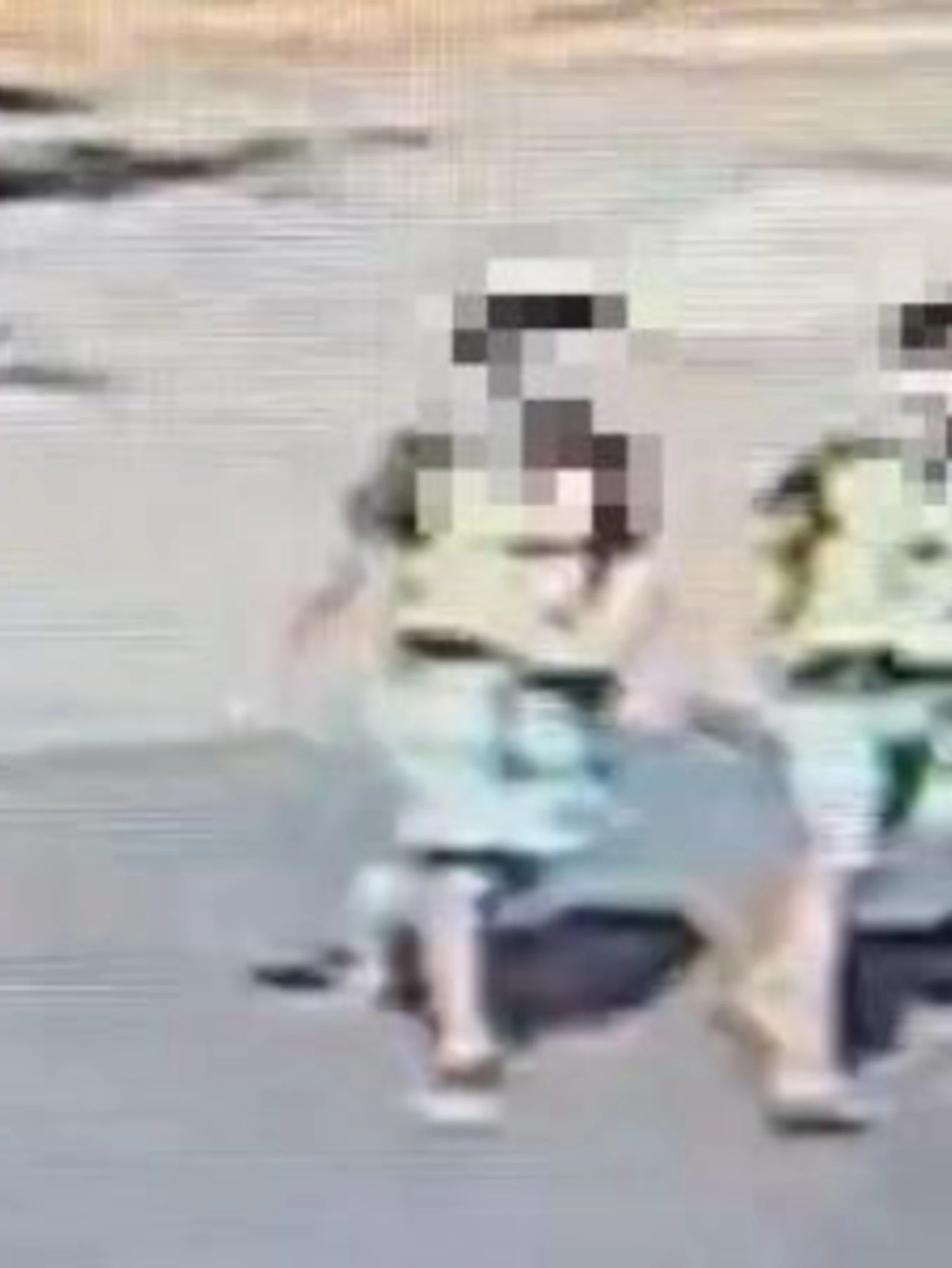 Milano, l'auto sbanda, poi l'impatto e la fuga dei rom: il frame dopo l'incidente