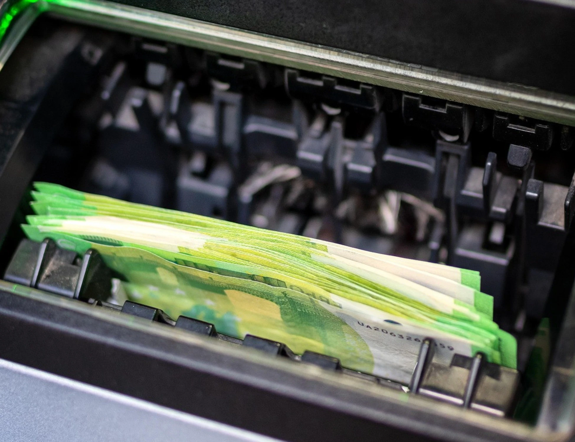 Bancomat, la tecnica della marmotta: come rubano tutto