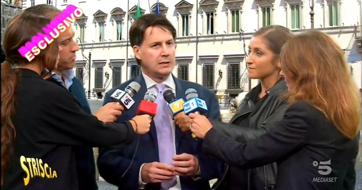 Striscia la Notizia attacca Giuseppe Conte: "Nessuno ha capito cosa abbia detto domenica sera"