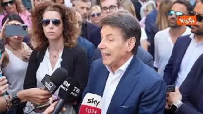 Leggi l'articolo: Meloni non riesce a prendere aereo e salta vertice Ue, Conte: Lo guidava Salvini?