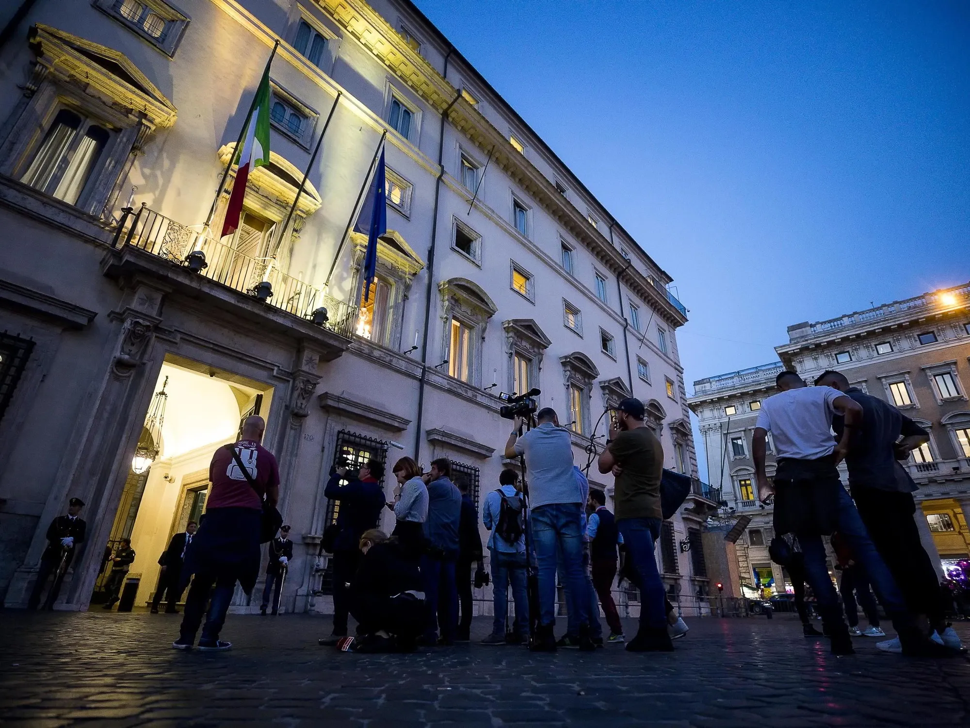 La telefonata di fuoco: Meloni-Santanchè, il retroscena