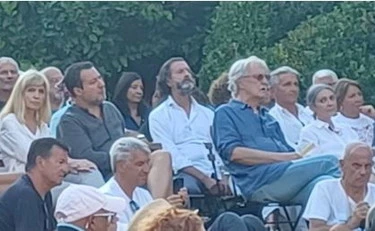 Salvini attaccato al concerto per De Andrè? Dori Ghezzi eroica: come zittisce la contestatrice