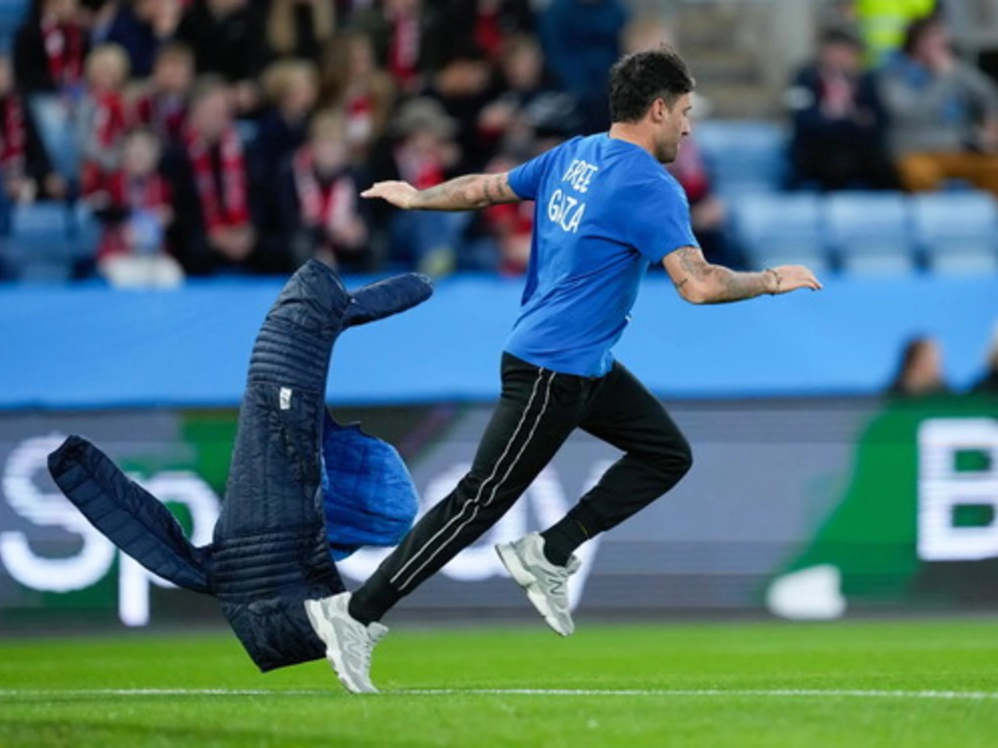 Norvegia-Israele, pro-Pal invade il campo: la partita si ferma